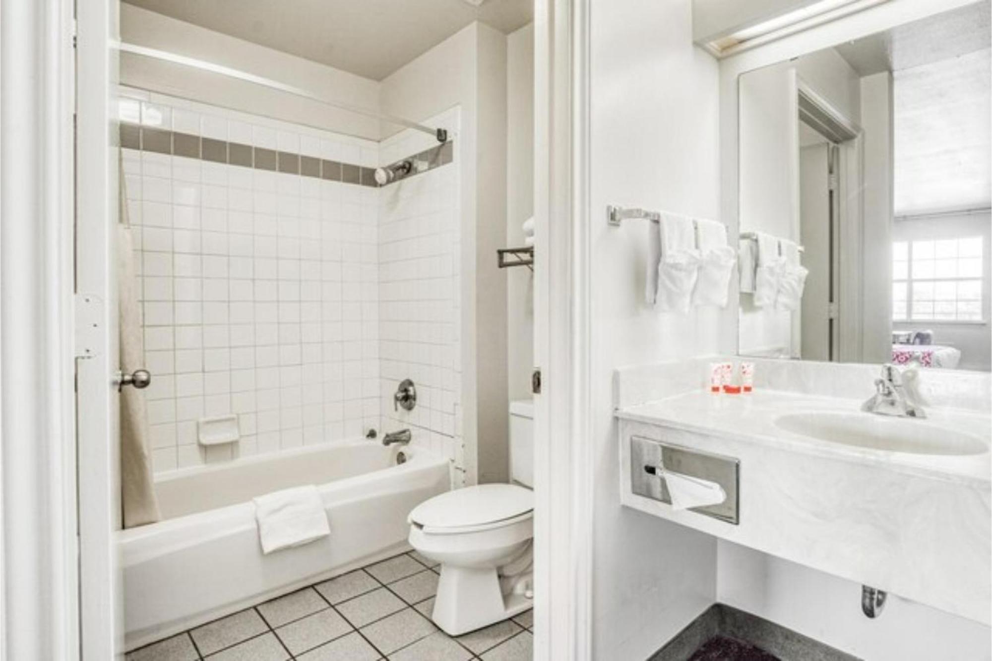 Oyo Hotel Wichita Falls I-44 Sheppard Airforce Dış mekan fotoğraf